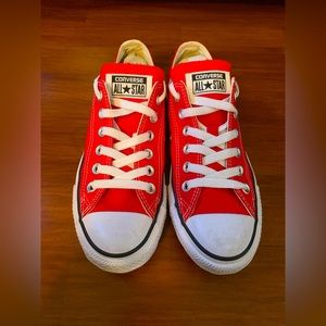 Converse All Stars Low Top Chuck Taylors